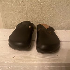 Birkenstock Boston leather clog
